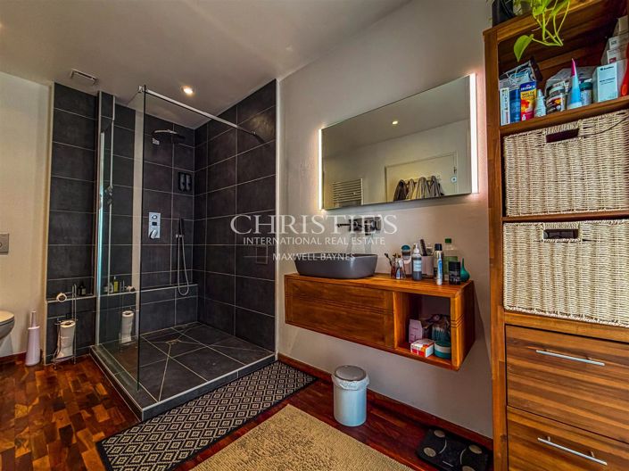 Image No.10-3 Bed House for sale