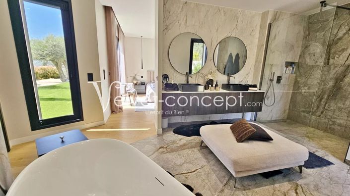 Image No.14-4 Bed House for sale
