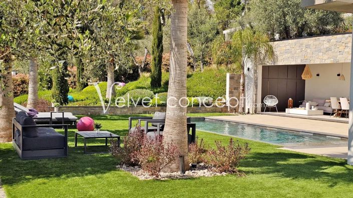 Image No.2-4 Bed House for sale