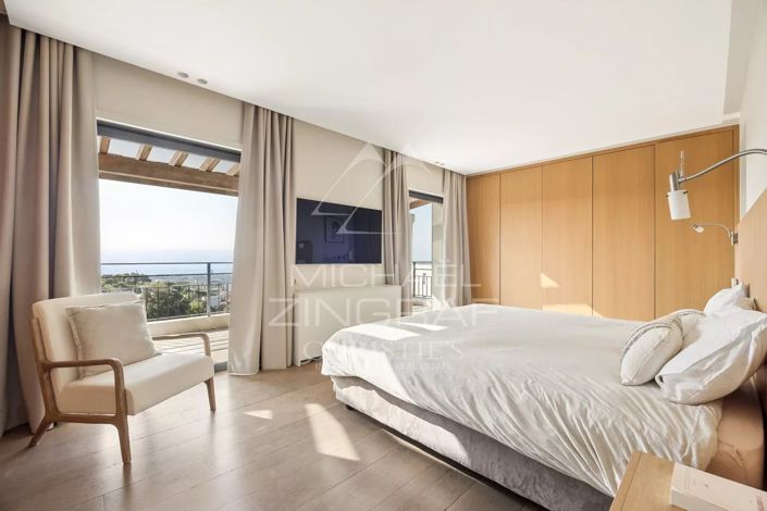 Image No.8-6 Bed House for sale