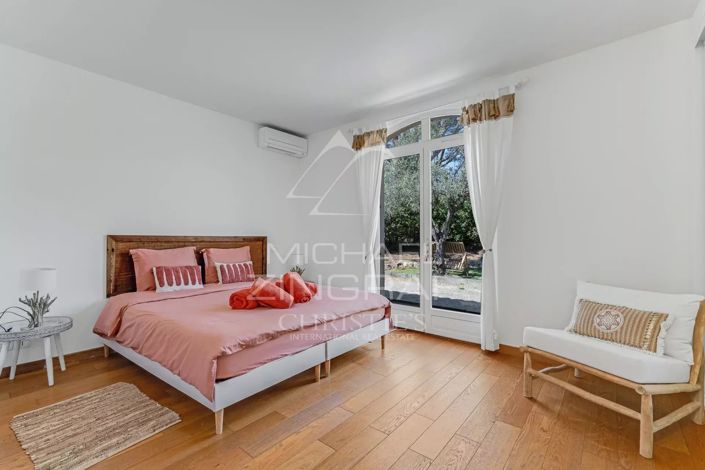 Image No.11-5 Bed House for sale