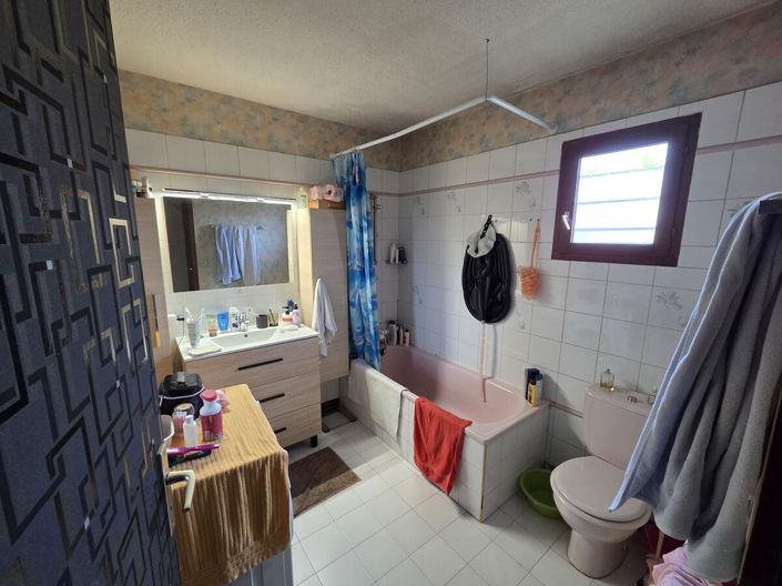 Image No.13-3 Bed House for sale