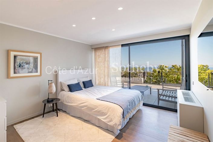 Image No.14-5 Bed Property for sale