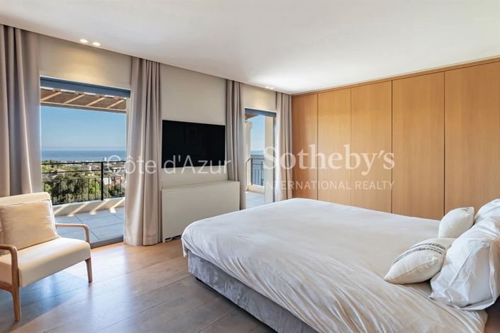 Image No.16-5 Bed Property for sale