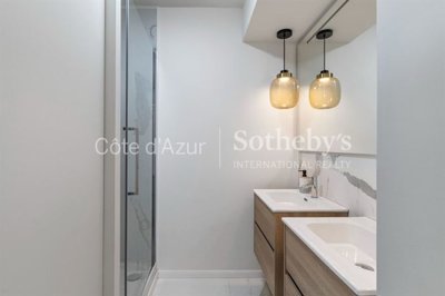 aj7kzir3l611k7wk5