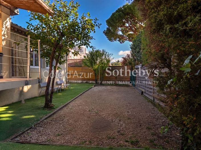 Image No.11-3 Bed House for sale