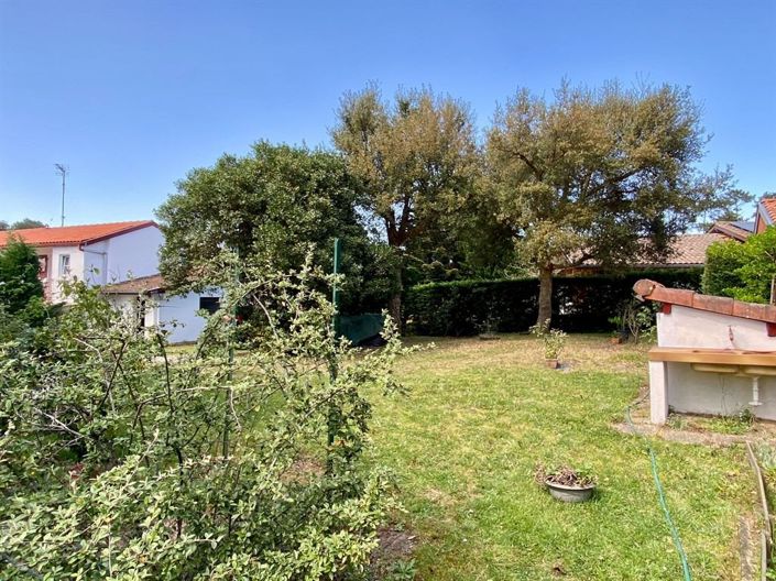 Image No.12-5 Bed House for sale