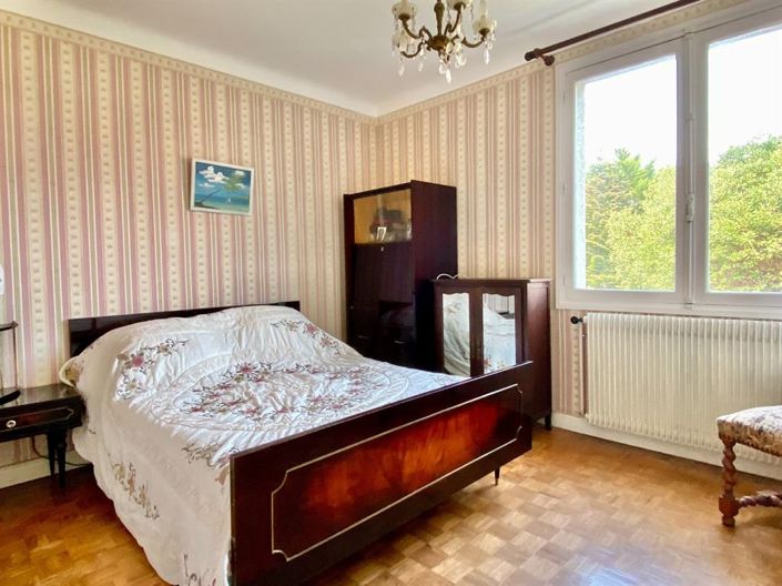 Image No.6-5 Bed House for sale