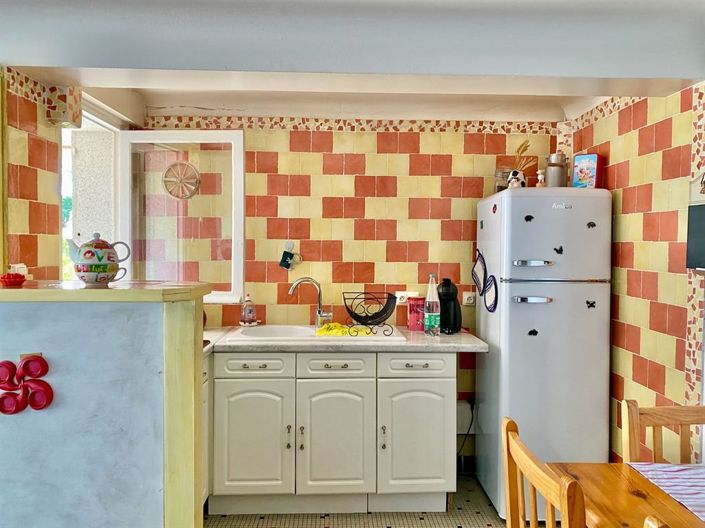 Image No.8-5 Bed House for sale