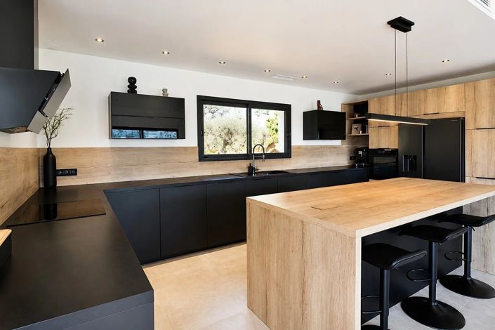 Image No.6-3 Bed House for sale