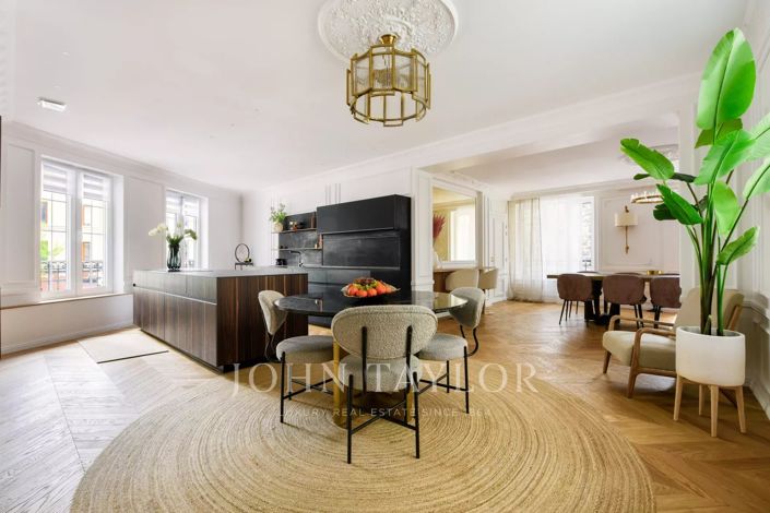 Image No.4-6 Bed House for sale
