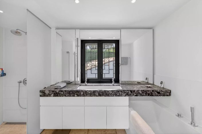 Image No.13-4 Bed House for sale