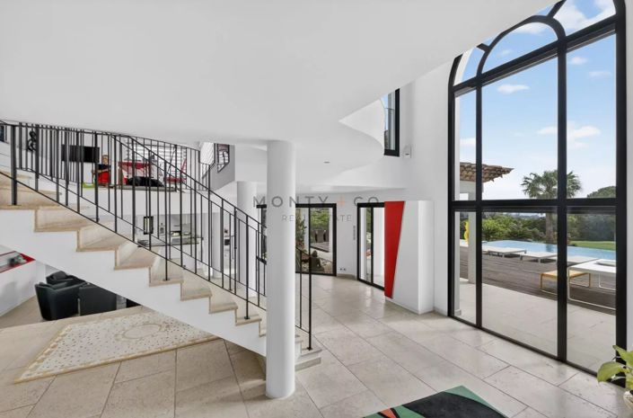 Image No.3-4 Bed House for sale