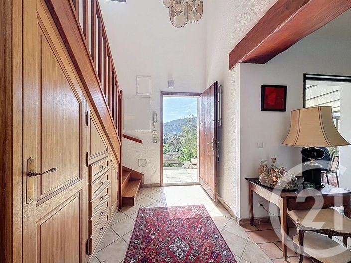 Image No.10-3 Bed House for sale