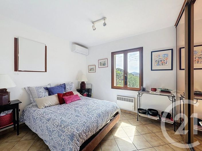 Image No.11-3 Bed House for sale
