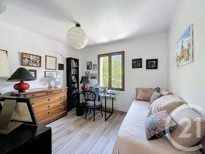 Image No.15-3 Bed House for sale