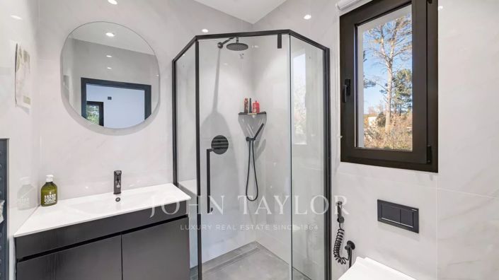 Image No.15-6 Bed House for sale