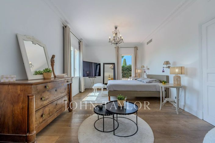 Image No.11-5 Bed House for sale