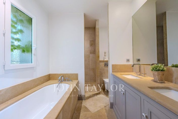 Image No.15-5 Bed House for sale