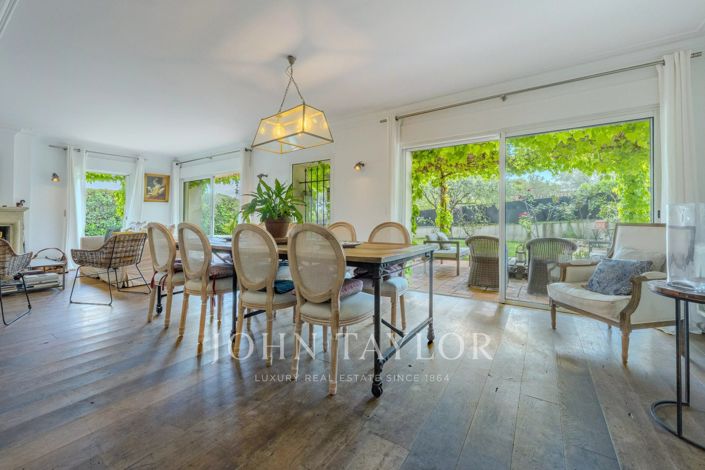 Image No.7-5 Bed House for sale