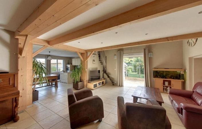 Image No.16-6 Bed House for sale