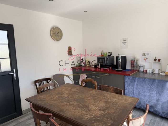 Image No.11-3 Bed House for sale