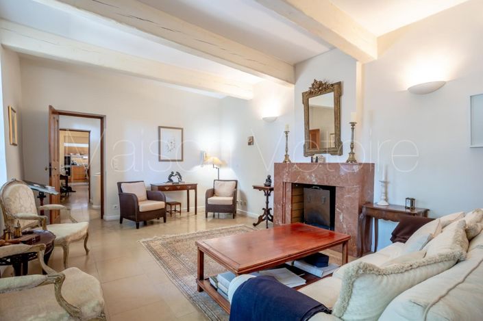 Image No.8-5 Bed House for sale