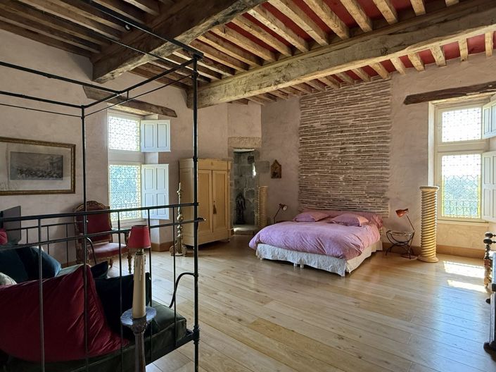 Image No.16-4 Bed Property for sale