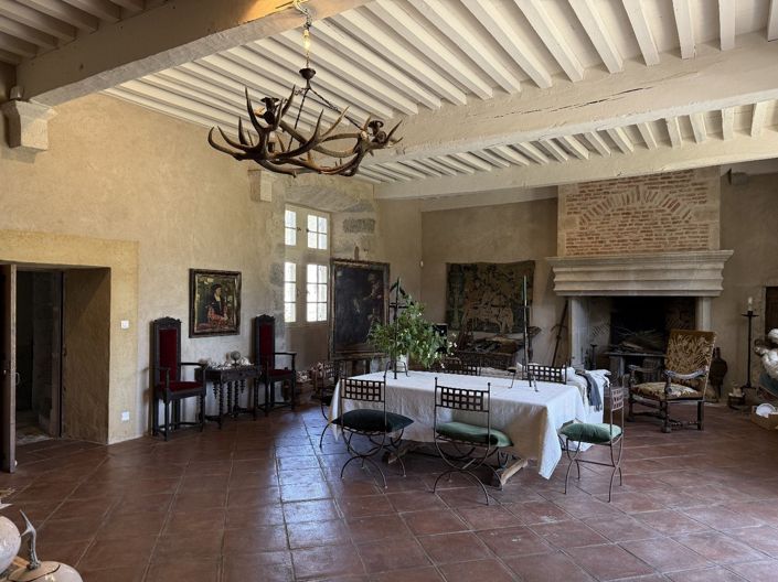 Image No.4-4 Bed Property for sale