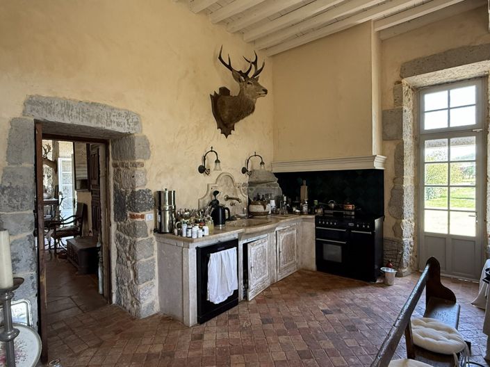Image No.8-4 Bed Property for sale