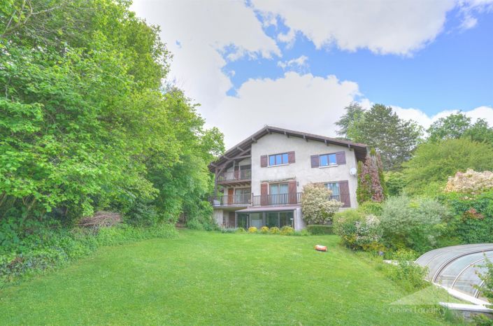 8-room house - 300 m²