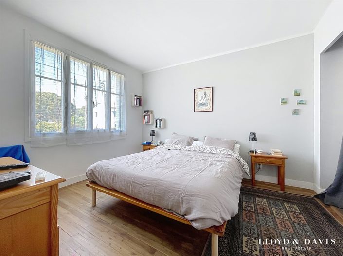 Image No.10-5 Bed House for sale