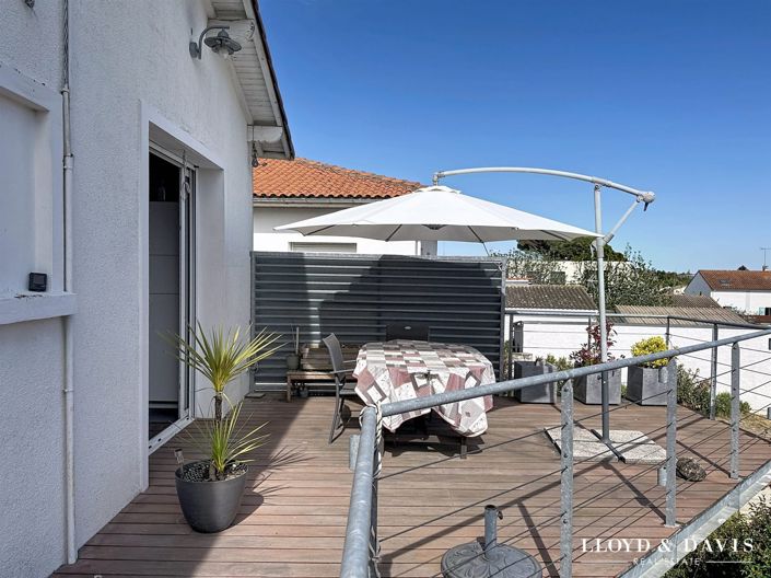 Image No.16-5 Bed House for sale