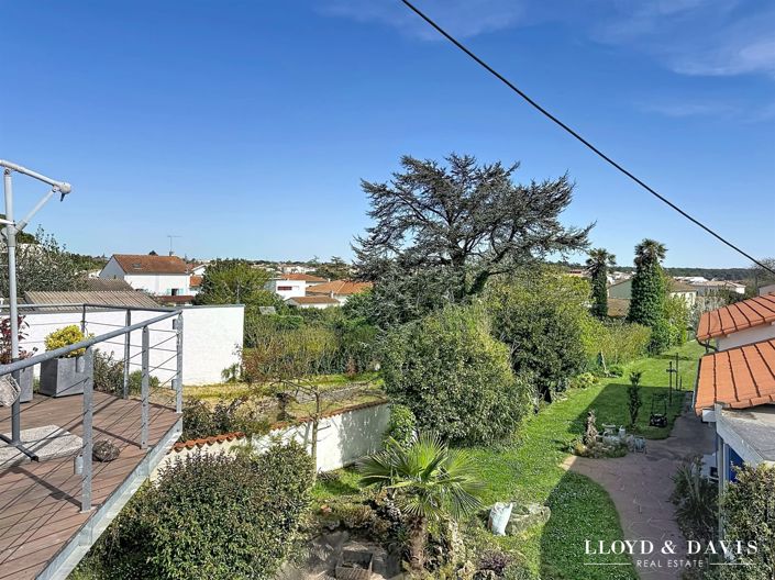Image No.17-5 Bed House for sale
