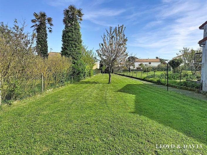 Image No.24-5 Bed House for sale