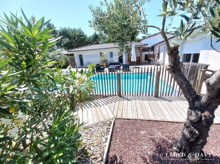 Image No.10-3 Bed House for sale
