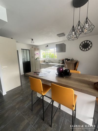 Image No.5-3 Bed House for sale