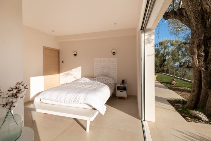 Image No.20-4 Bed House for sale