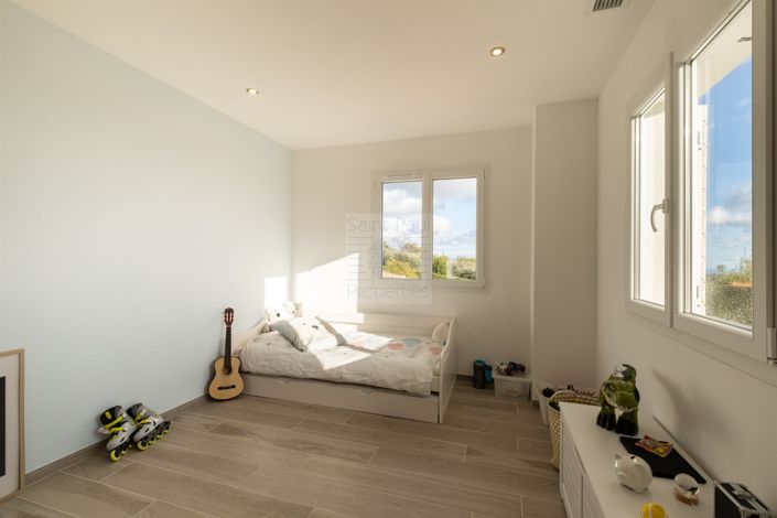 Image No.22-4 Bed House for sale