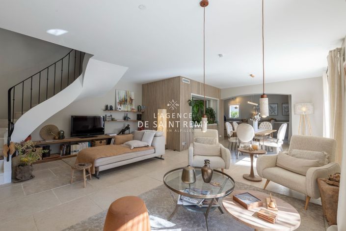 Image No.6-4 Bed House for sale