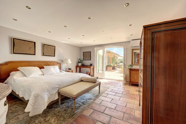 Image No.14-6 Bed House for sale