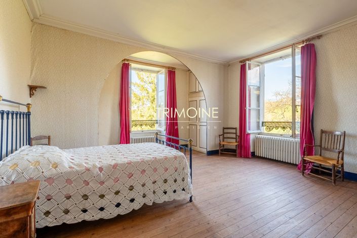 Image No.13-6 Bed Property for sale