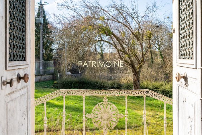 Image No.4-6 Bed Property for sale