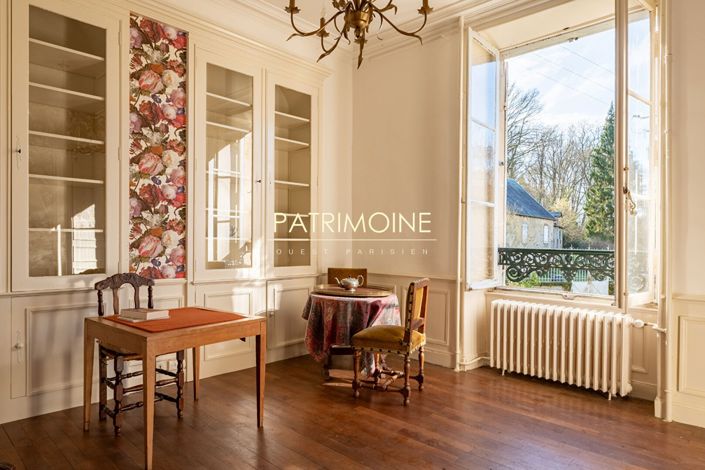 Image No.6-6 Bed Property for sale
