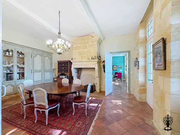 Image No.3-9 Bed Property for sale