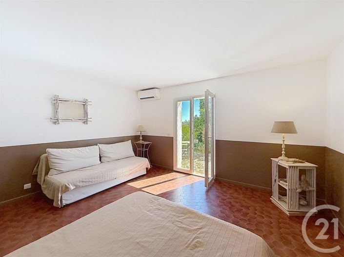 Image No.16-4 Bed House for sale