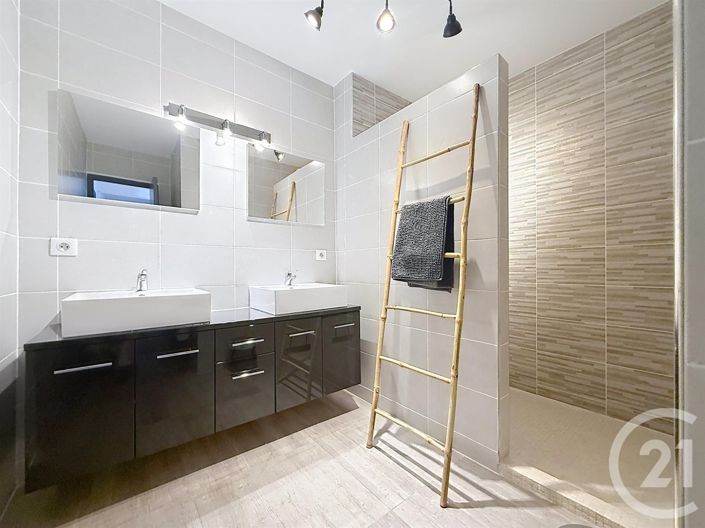 Image No.17-4 Bed House for sale