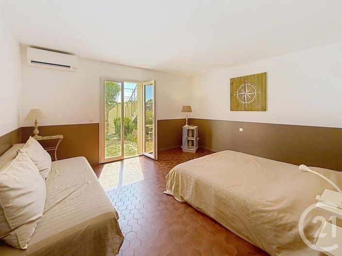 Image No.22-4 Bed House for sale