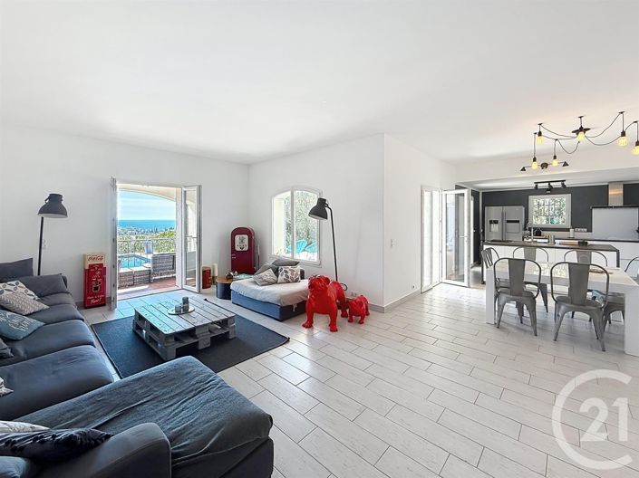 Image No.8-4 Bed House for sale