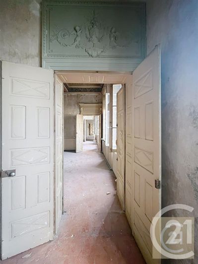 Image No.10-7 Bed Apartment for sale